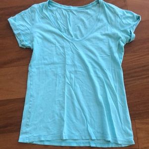 Gap soft, light weight tee with scoop neck, medium.